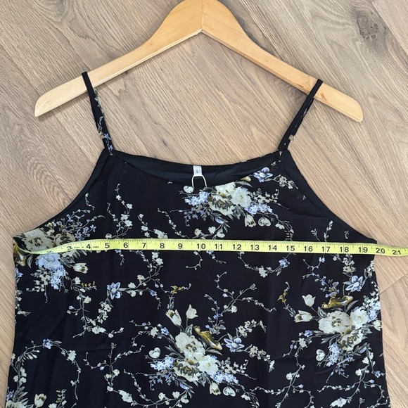 Floral Camisole in Black and Cream - Picture 4 of 5